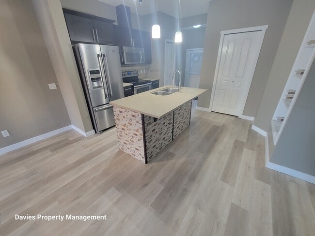 Building Photo - 8209-8217 217 St NW