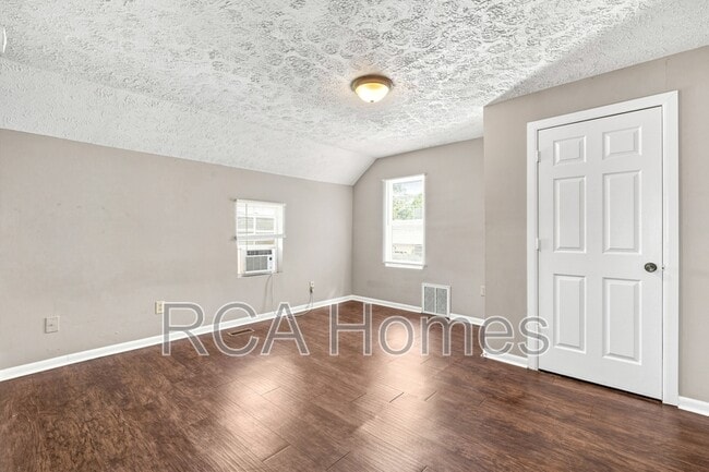 Photo - 2414 English Ave