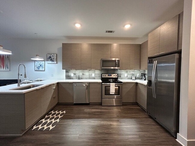 Photo - 915 Battery Ave SE Unit ID1332024P