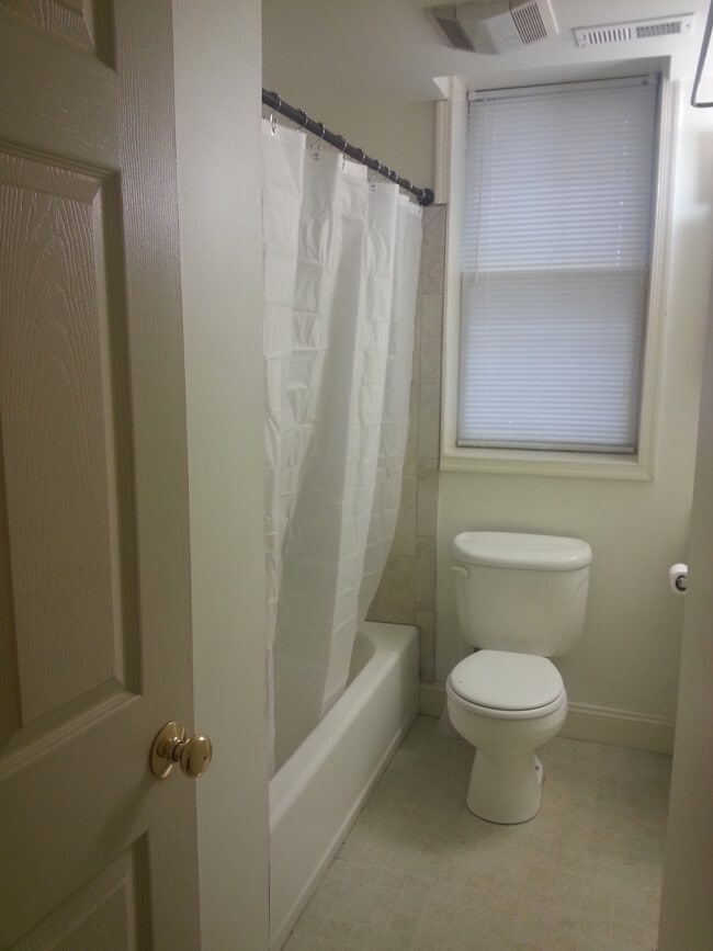 Photo - 1241 New Jersey Ave NW