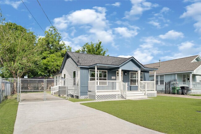 Building Photo - 3910 Cetti St Rental