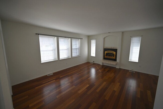 Photo - 3 bed 2 bath, close to Carrie Blake Park a...