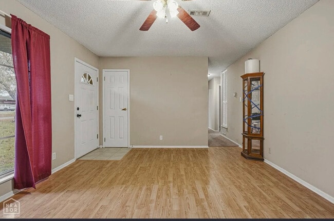 Photo - 112 Sparkey Dr