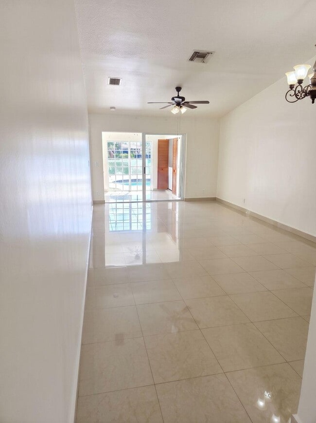 Photo - 5426 SW 25th Ave