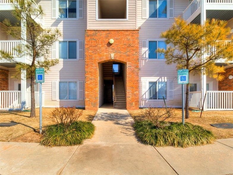 2200 Classen Blvd