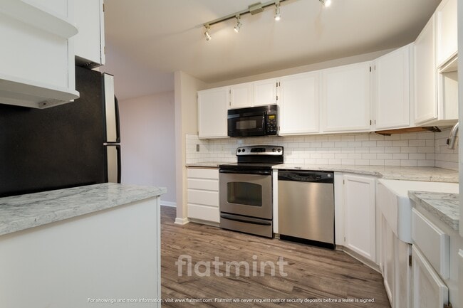 Photo - 8720 Phinney Ave N