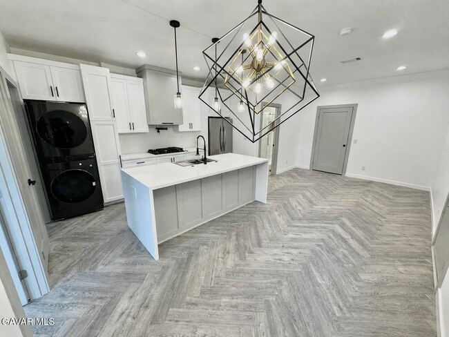 Building Photo - 2643 Summerchase Ave