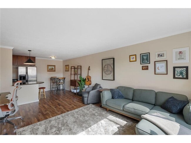 Photo - 3120 Hennepin Ave Unit 203