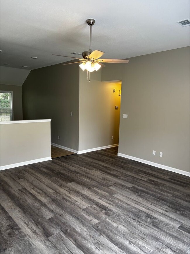 Photo - Beautiful 3 bedroom, 2 bath home