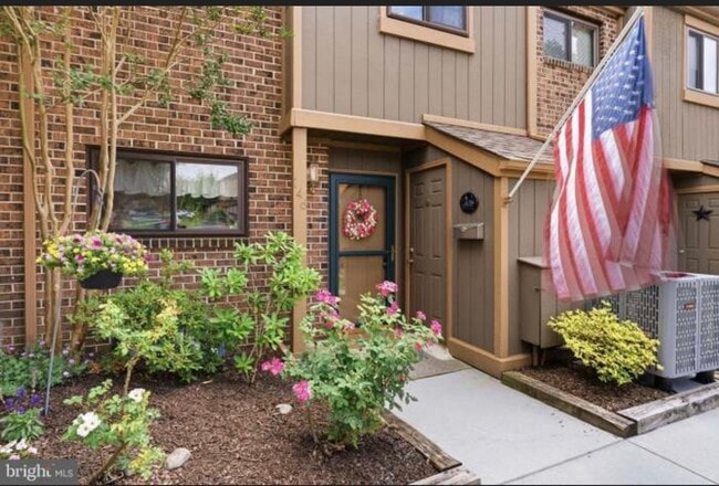 Photo - 146 Larchwood Ct