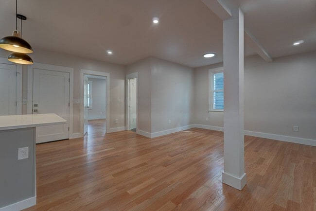 Building Photo - 88 Lyon St Unit Apt 1