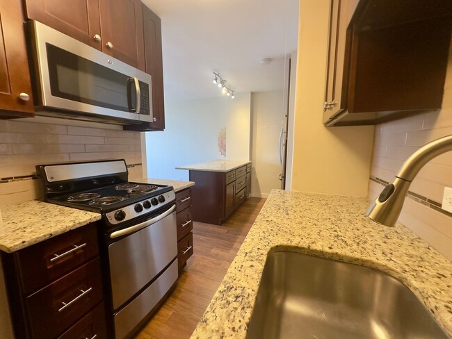 Photo - 4180 N Marine Dr Unit 1610