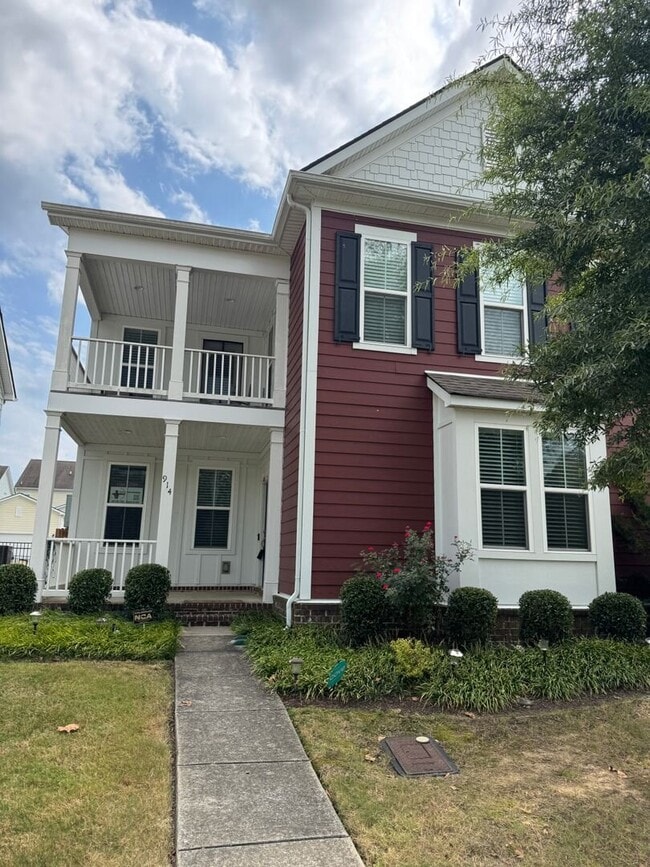 Your Franklin dream rental is here—4 bedrooms, a huge bonus, two en-suites, and an unbeatable loc...