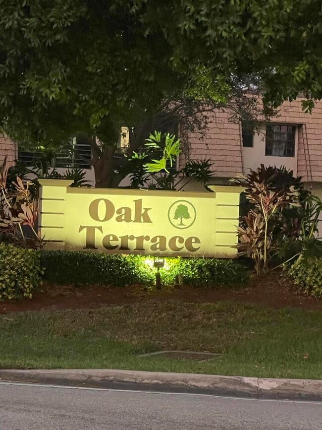 Photo - 4259 Oak Terrace Dr Unit 4259