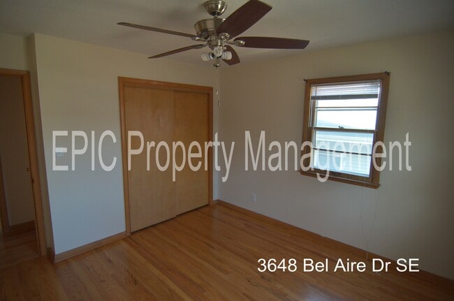 Photo - 3648 Bel Air Dr SE