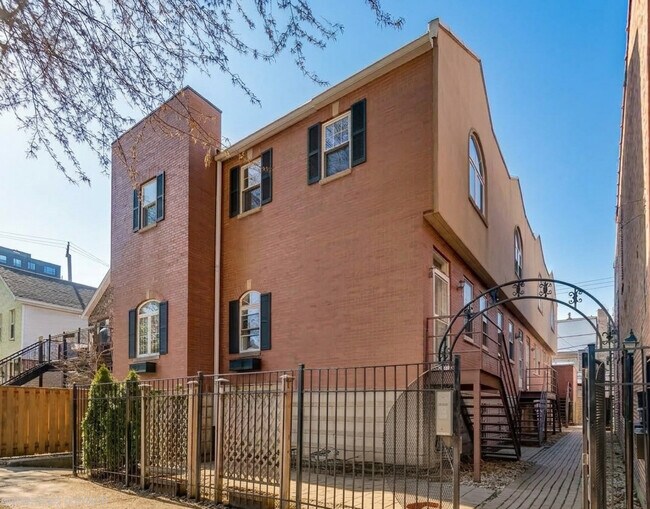 Building Photo - 1733 W Crystal St