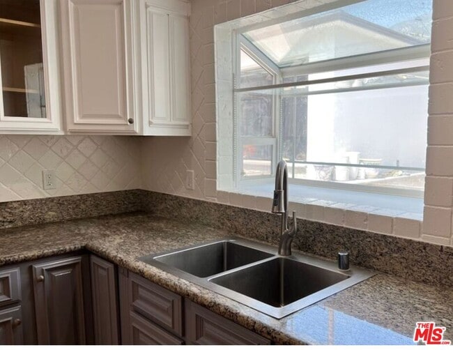 Photo - 3317 Burritt Way