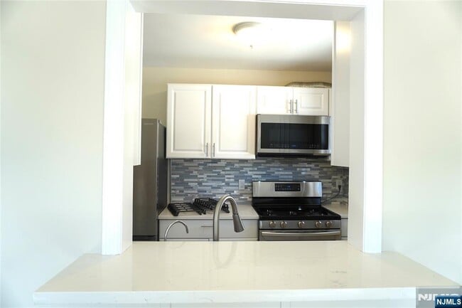 Photo - 399 S 6th St