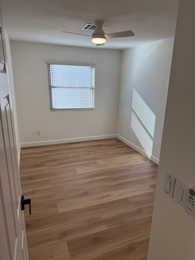 Photo - 3624 W Elgin St