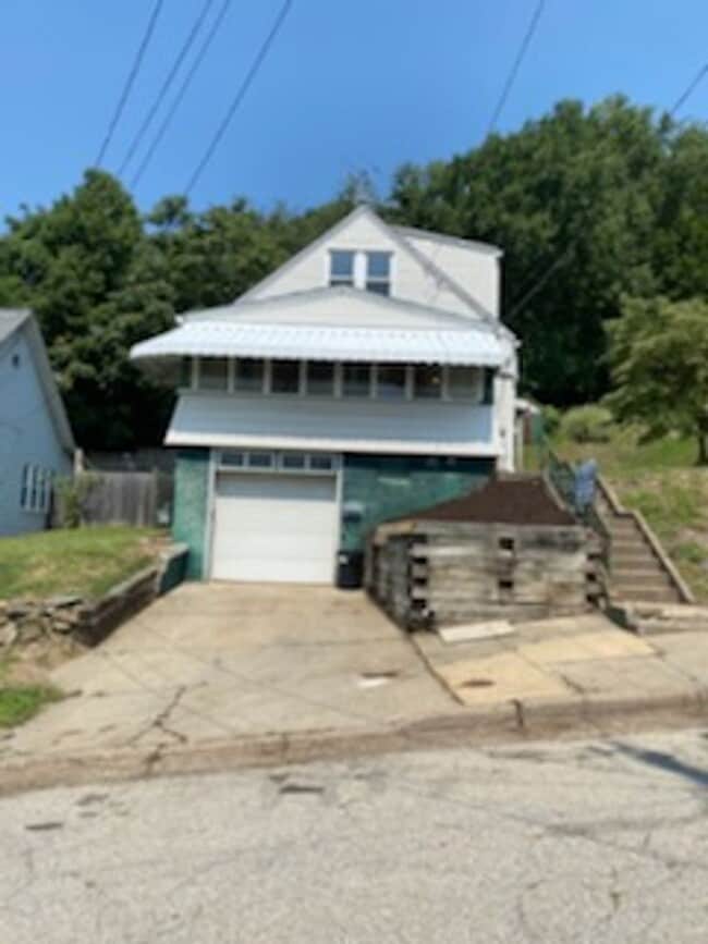 Building Photo - 2 Bed / 1 Bath Single Family Home for Rent...
