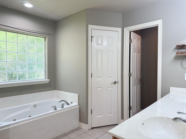 Photo - 952 Queen Annes Lace Dr