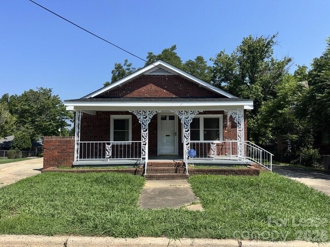 Building Photo - 303 Garfield St