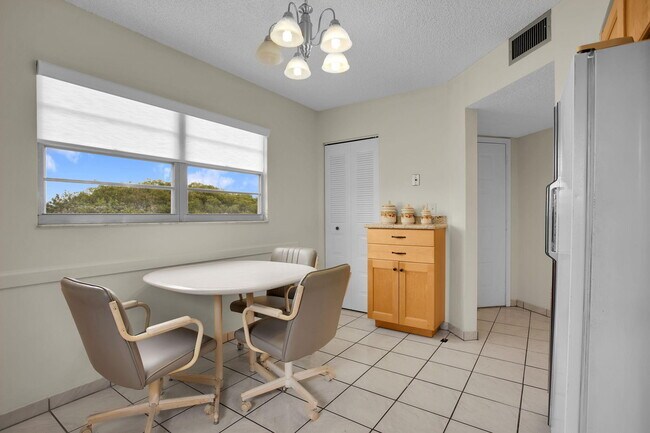 Photo - 1605 Abaco Dr Unit M4