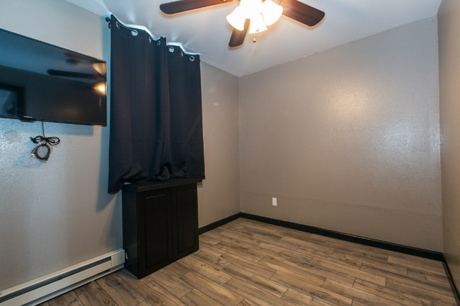 Photo - 567 Loras Blvd Unidad 1