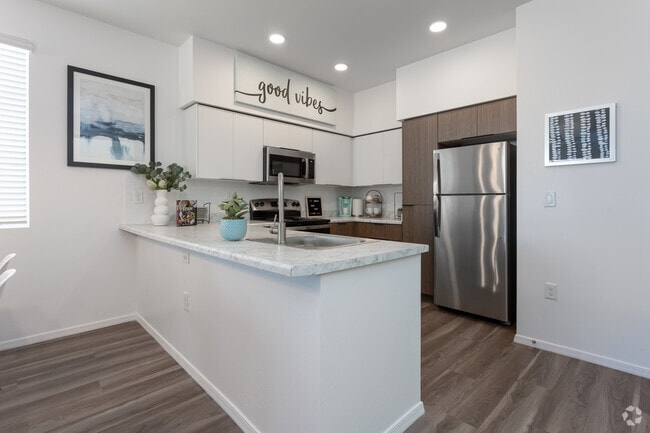 3BR, 2.5BA - 1,593SF - Kitchen