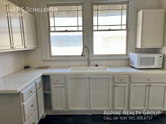 Photo - 1407 S Schiller St