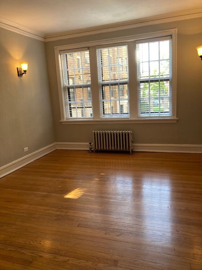 Photo - Ravenswood One Bedroom ~ Pets Welcome ~ Heat Included Unit 4879-3B