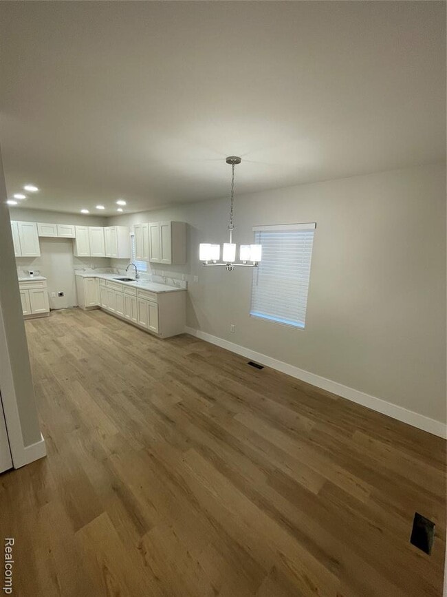 Photo - 4654 Dickerson Ave