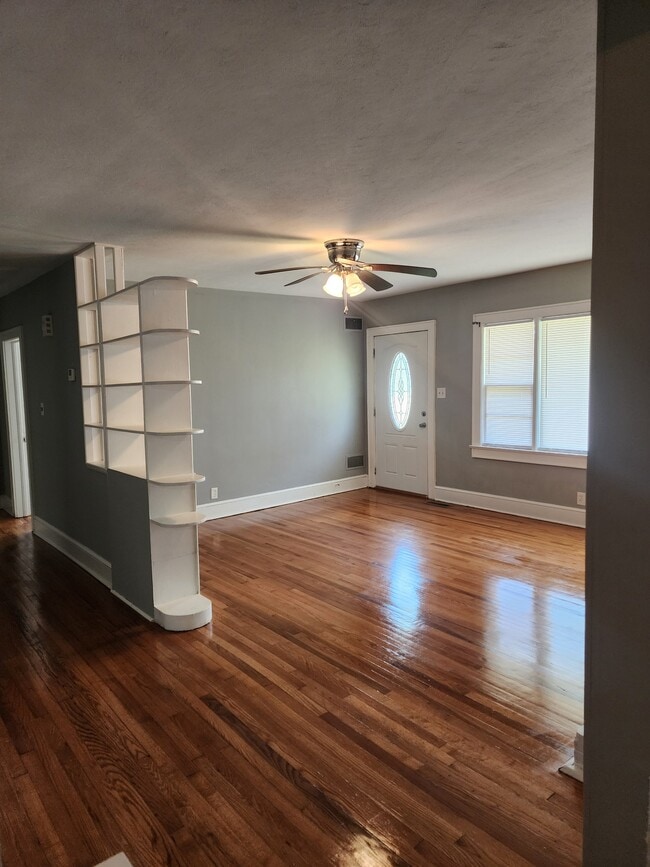 Photo - 115 Railroad St