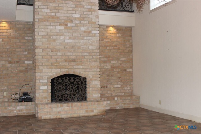 Photo - 6001 Country Club Dr