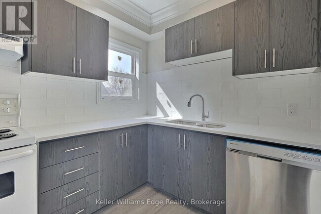 Photo - 8 Tisdale St S Unit 5
