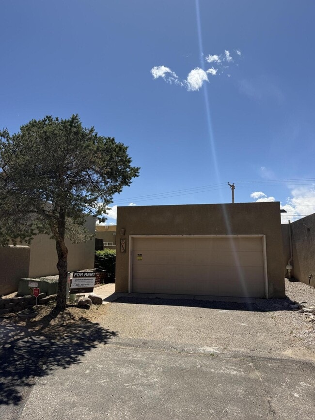 1822 Tramway Terrace Loop NE