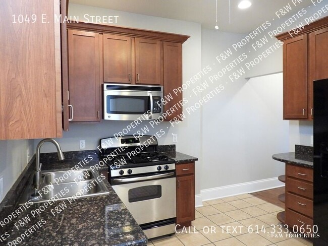 Building Photo - 1049 E Main St Rental