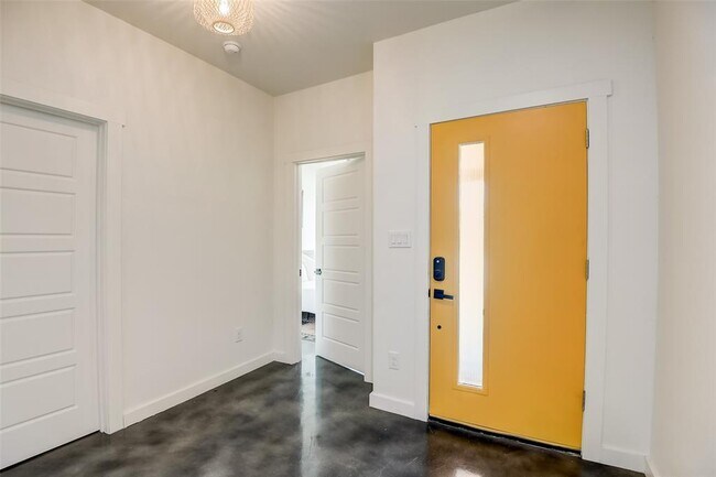 Photo - 1464 E Rosedale St