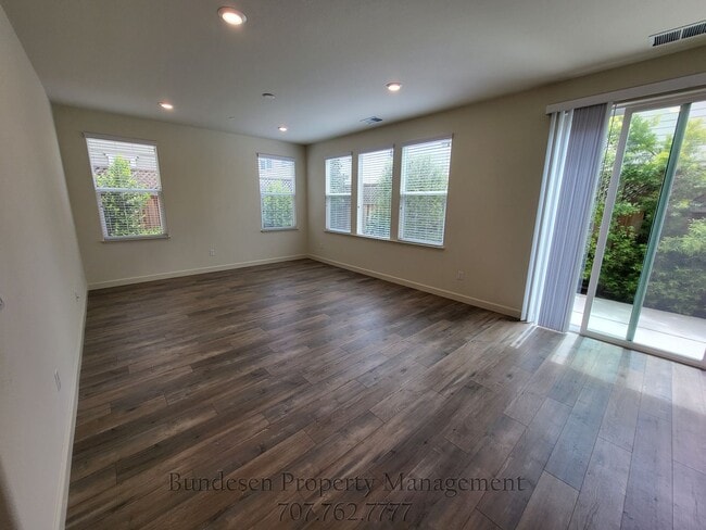 Photo - 7610 Wildrose Way