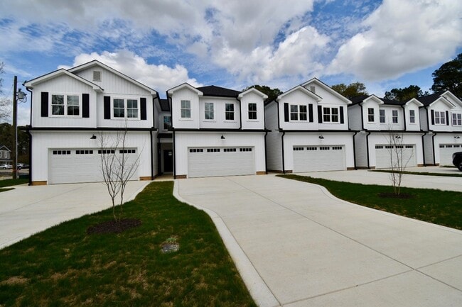 Building Photo - 168 W Allen St