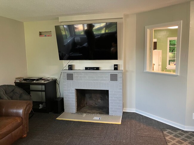 Photo - Close to Aggieville & K-State! **Lease from 8/7/26-7/31/27 ONLY!!**