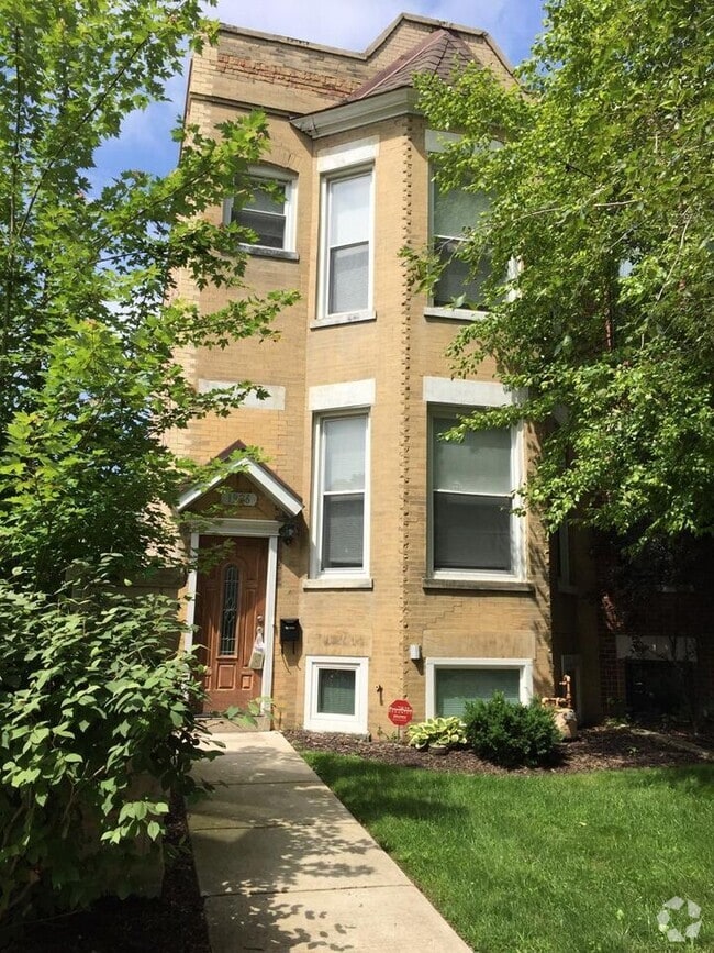 Building Photo - 1926 W Oakdale Ave Rental