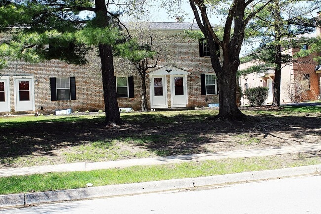 Building Photo - 4825 Dierker Rd Unit 4825