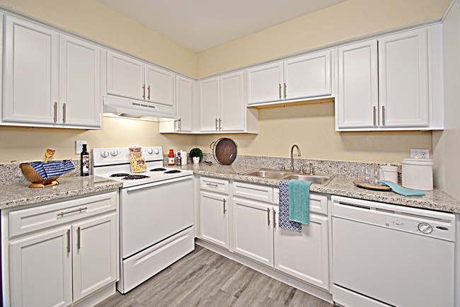 Building Photo - Park Greenvale Rental