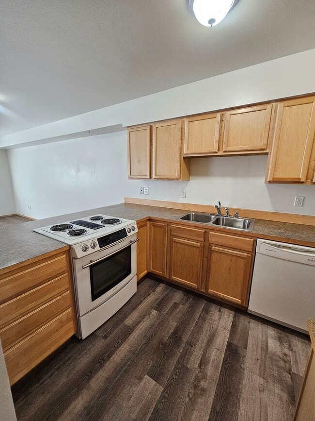 Photo - 1803 W Bemis St