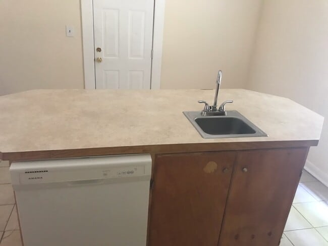 Photo - 619 E Solomon St