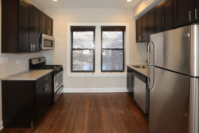 Photo - 527 W Barry Ave Unit #  02N