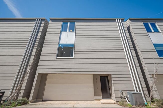 Building Photo - 3513 Bell St