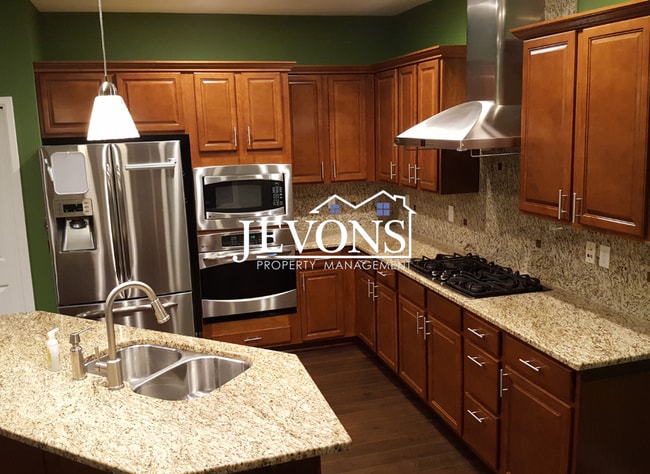 Photo - 1833 10th Ave NE