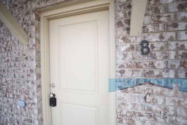 Luxury 2 bed 2 bath apartment - brand new construction!! Washer, dryer, internet, cable and utili...